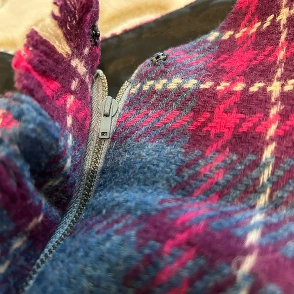 Vintage 60’s plaid wool sleeveless dress, small - Picture 3 of 13